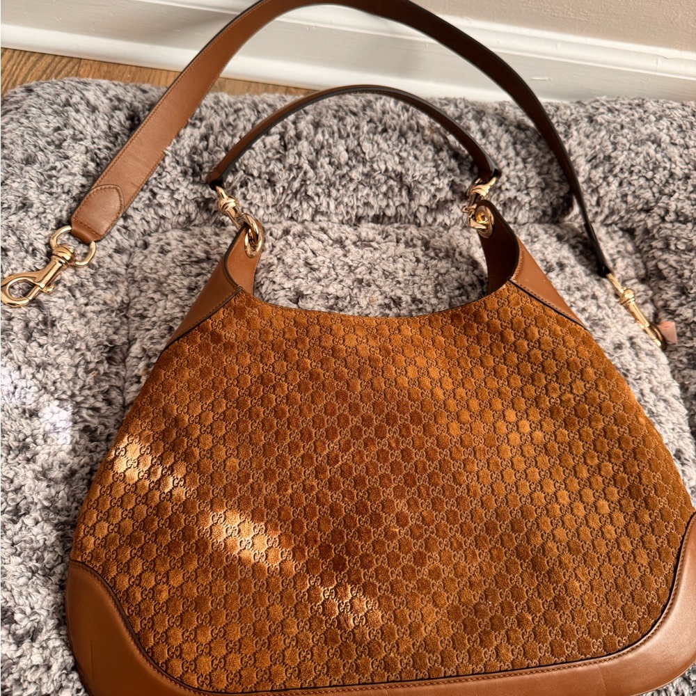 Gucci B Medium Brown suede Women's shoulder bag - Picture 2 of 13